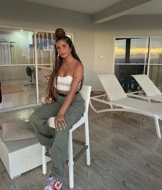 VeroStride™ — Unleash All-Day Confidence with Cool Comfort and Hands-Free Freedom