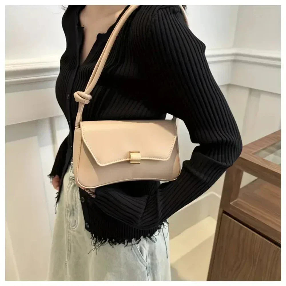 Daphne | Vintage-Inspired Shoulder Bag