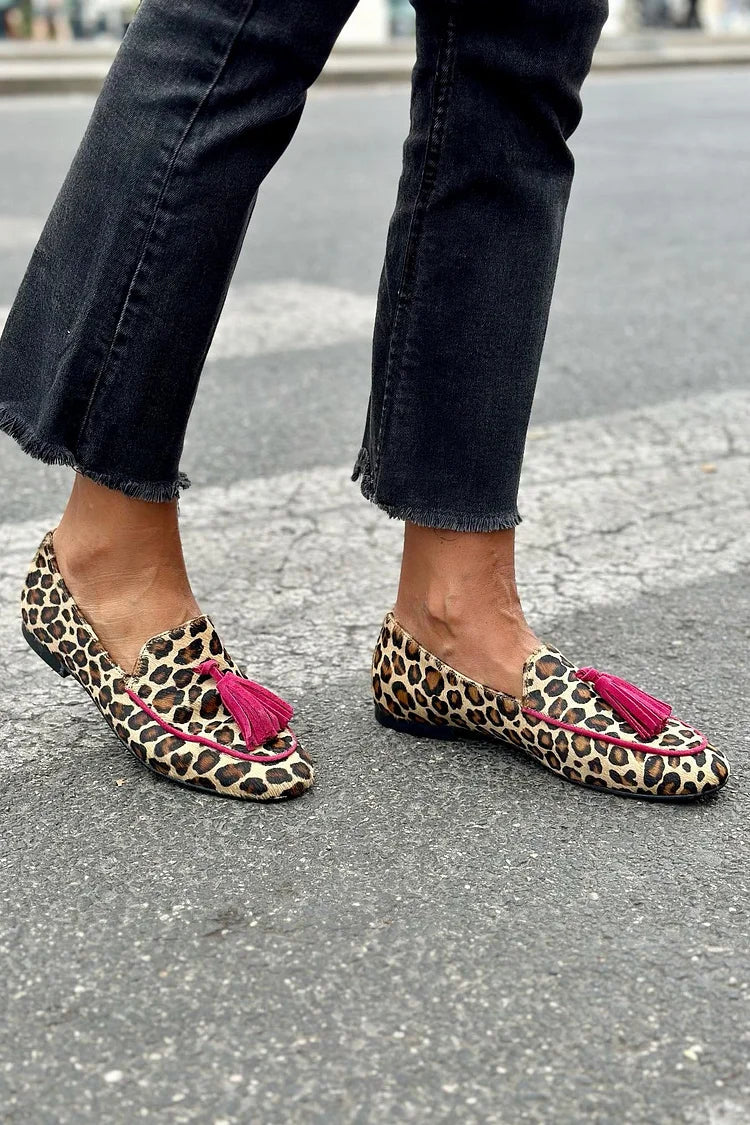 NORTHLINE STUDIO | ANIMAL PRINT LOAFER WITH FUCHSIA FRINGES