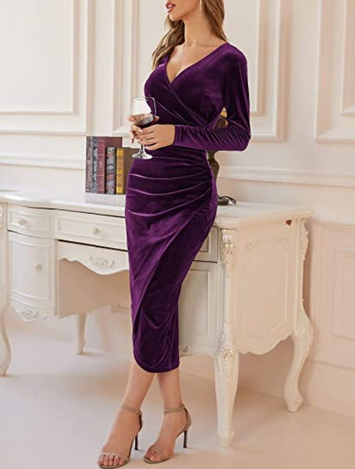 Avencea Long-Sleeved Bodycon Midi Dress Made of Luxurious Velvet