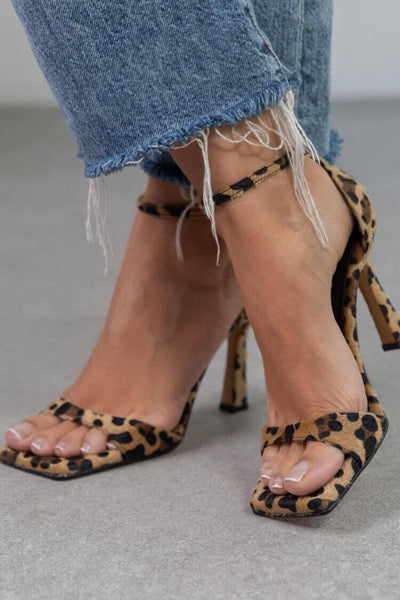 NORTHLINE STUDIO | LEOPARD PRINT HEELS