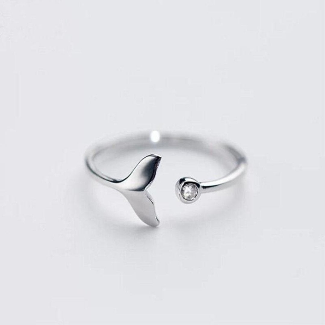 Dolphin Tail Ring made of 925 Sterling Silver with Adjustable Zirconia