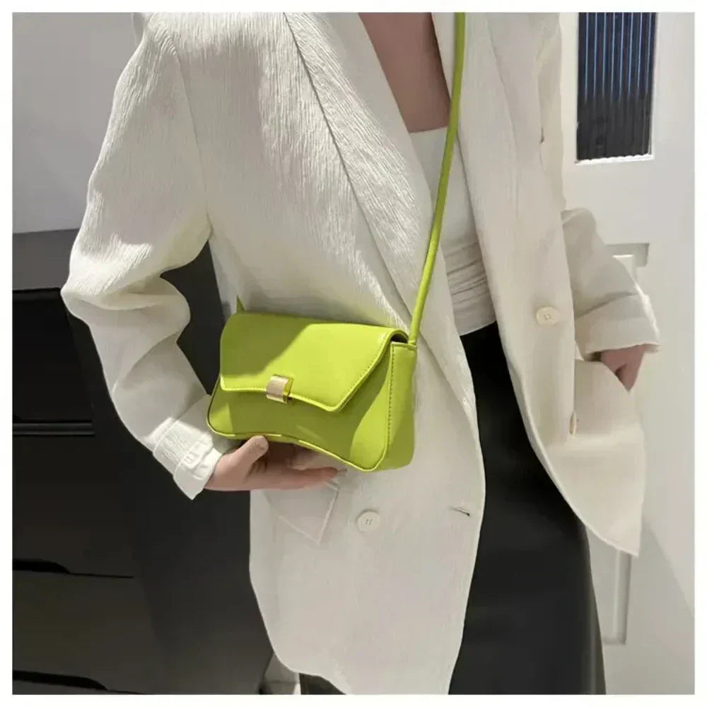 Daphne | Vintage-Inspired Shoulder Bag