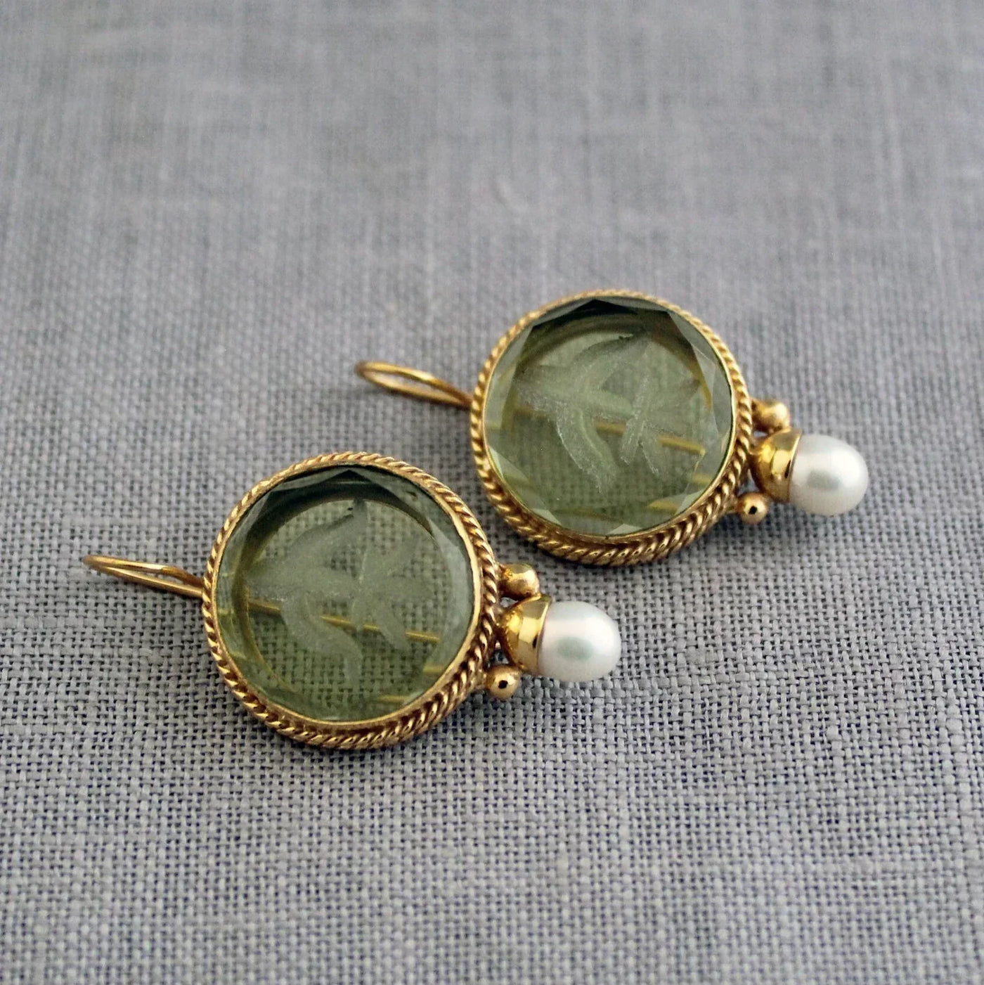Penelope Vintage | Earrings with Green Stone and Pearl