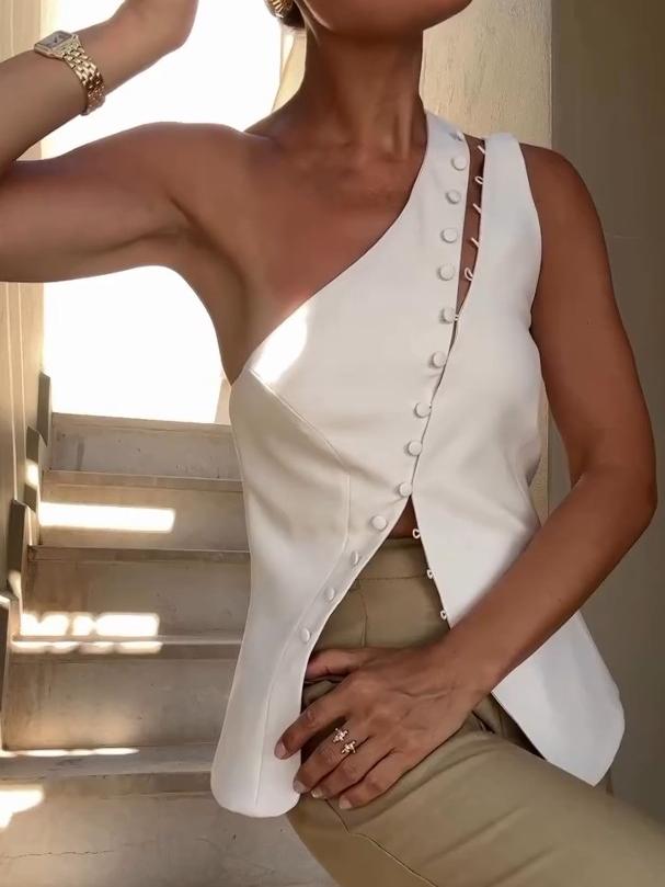 Diane | One-Shoulder Button Detail Top
