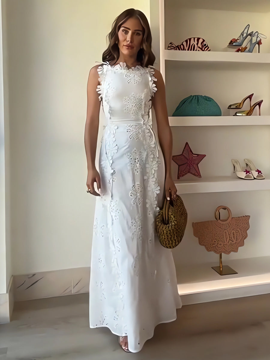 Éliora – Lace Floral Tie-Strap Maxi Dress