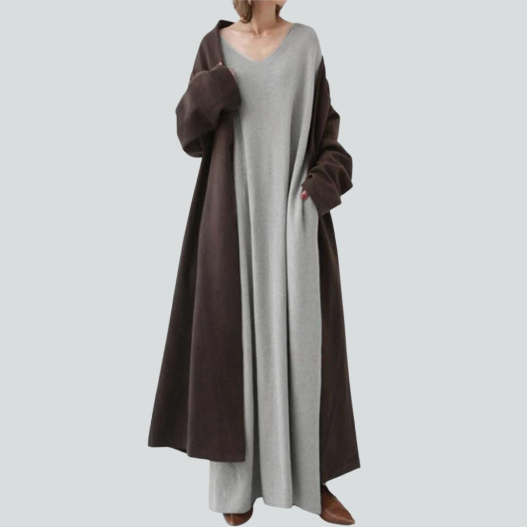 Avencea V-Neck Pullover Dress with Long Sleeves in Loose Fit