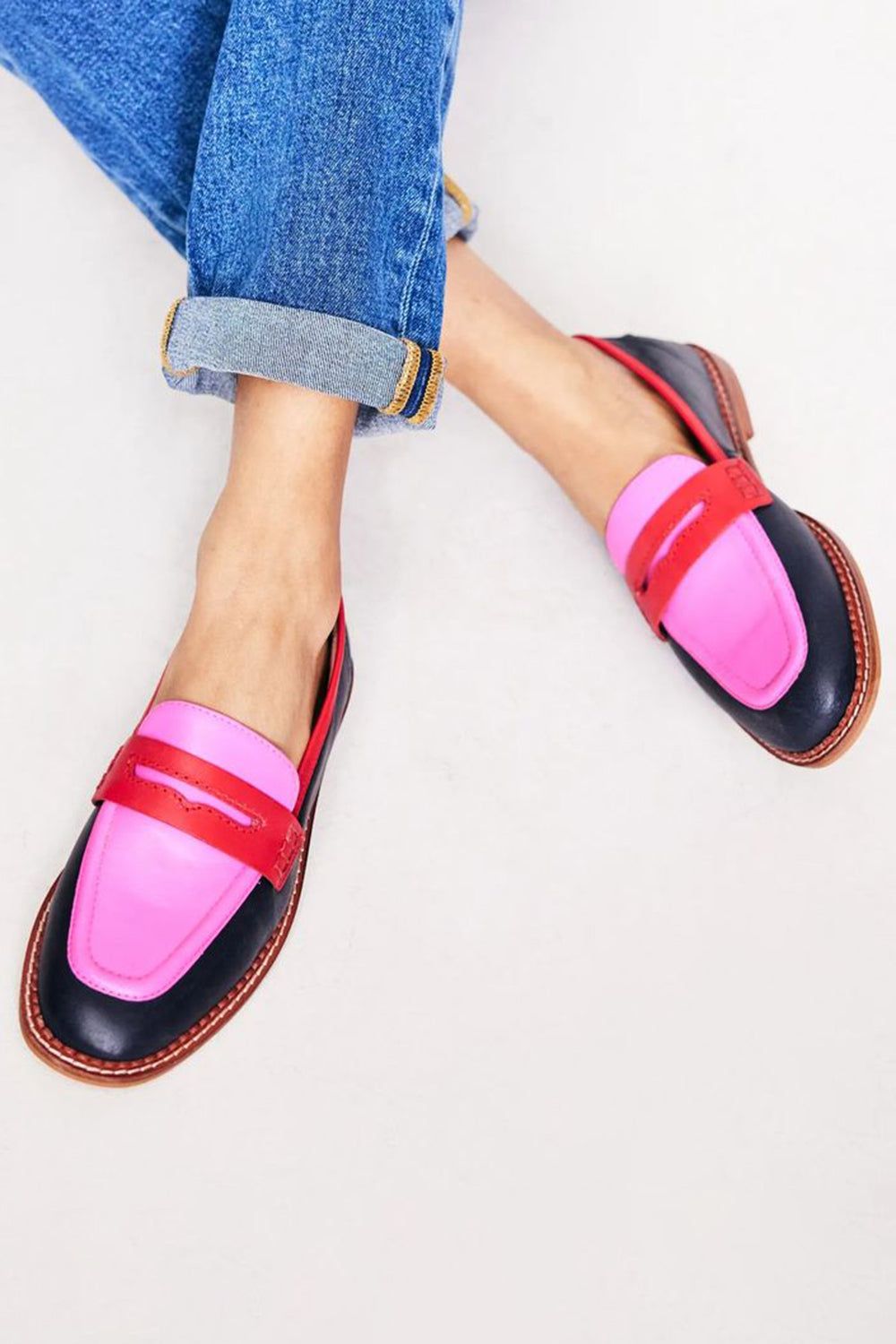 Lunessa | Black loafers with colorful accent