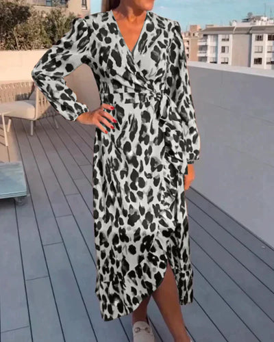 Avencea - Dress with V-Neck and Leopard Print - Spring Dress