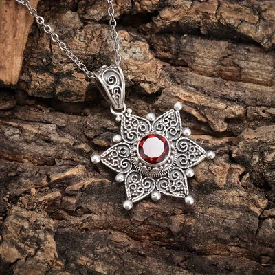 Jessindra Carmalyth Necklace | White Gold 18k