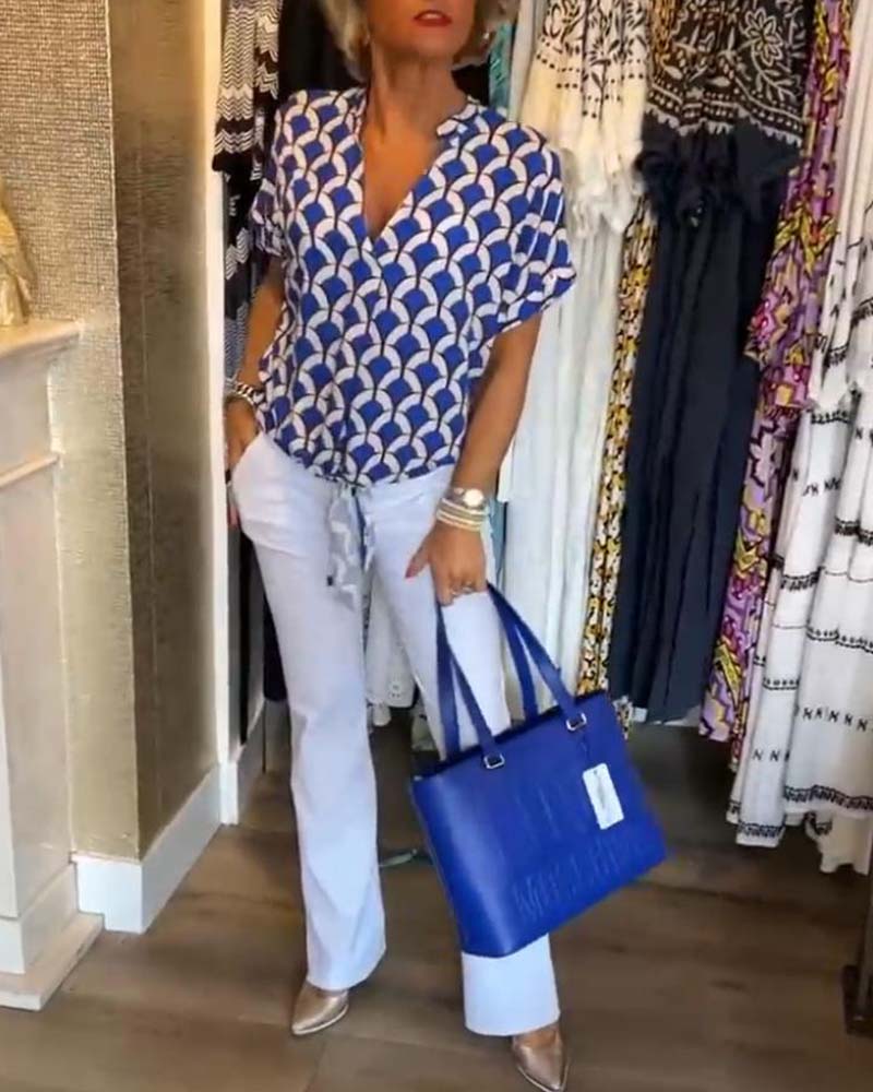 Lark - Women's Crew Neck Geometric Print Top