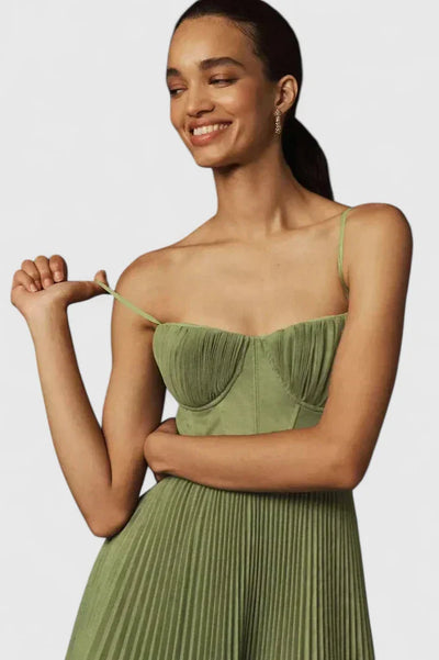 Ulvienne | Elegant Midi Dress