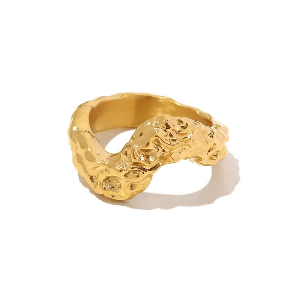 Tavina Textured Ring