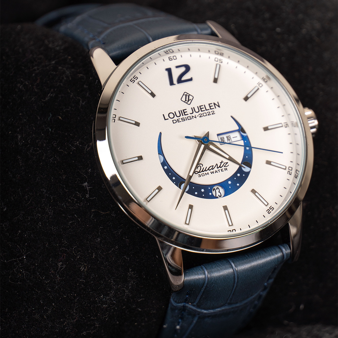Elegant Luminous Moonphase Watch™