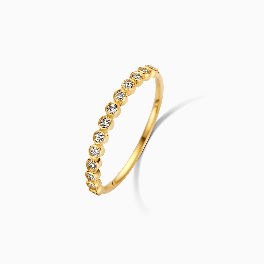 Pearl™ - ELEGANT DIAMOND RING WITH A LUSTROUS PEARL DESIGN