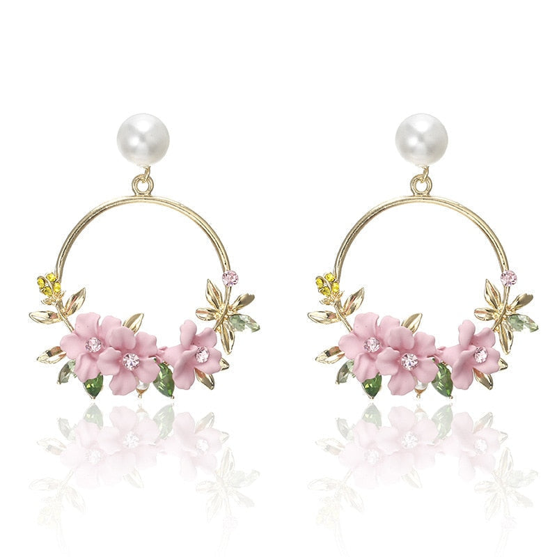 Elegant Gold Flower and Pearl Earrings