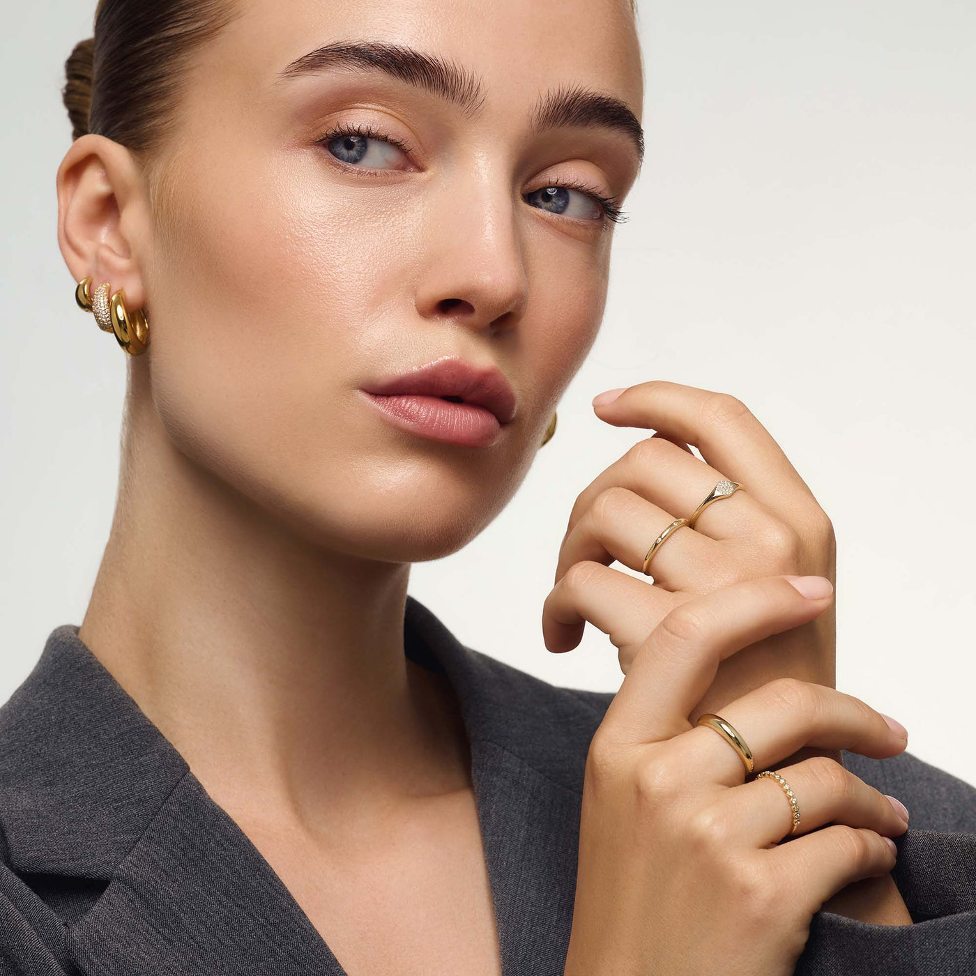 Pearl™ - ELEGANT DIAMOND RING WITH A LUSTROUS PEARL DESIGN