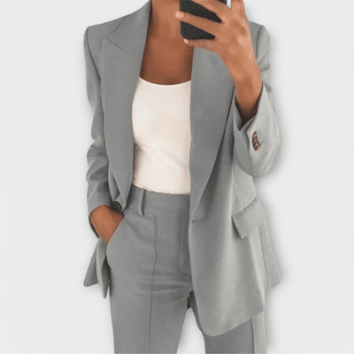 Elegant 2-piece suit for women