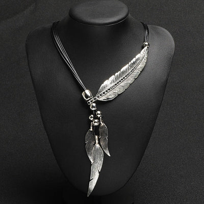 Vinthentic Feather Dreams Necklace