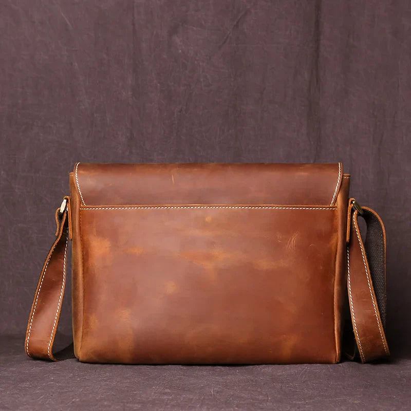Vinthentic Men's Retro Leather Crossbody Bag