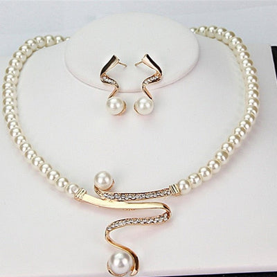 Astraea I Pearl Necklace + FREE EARRINGS
