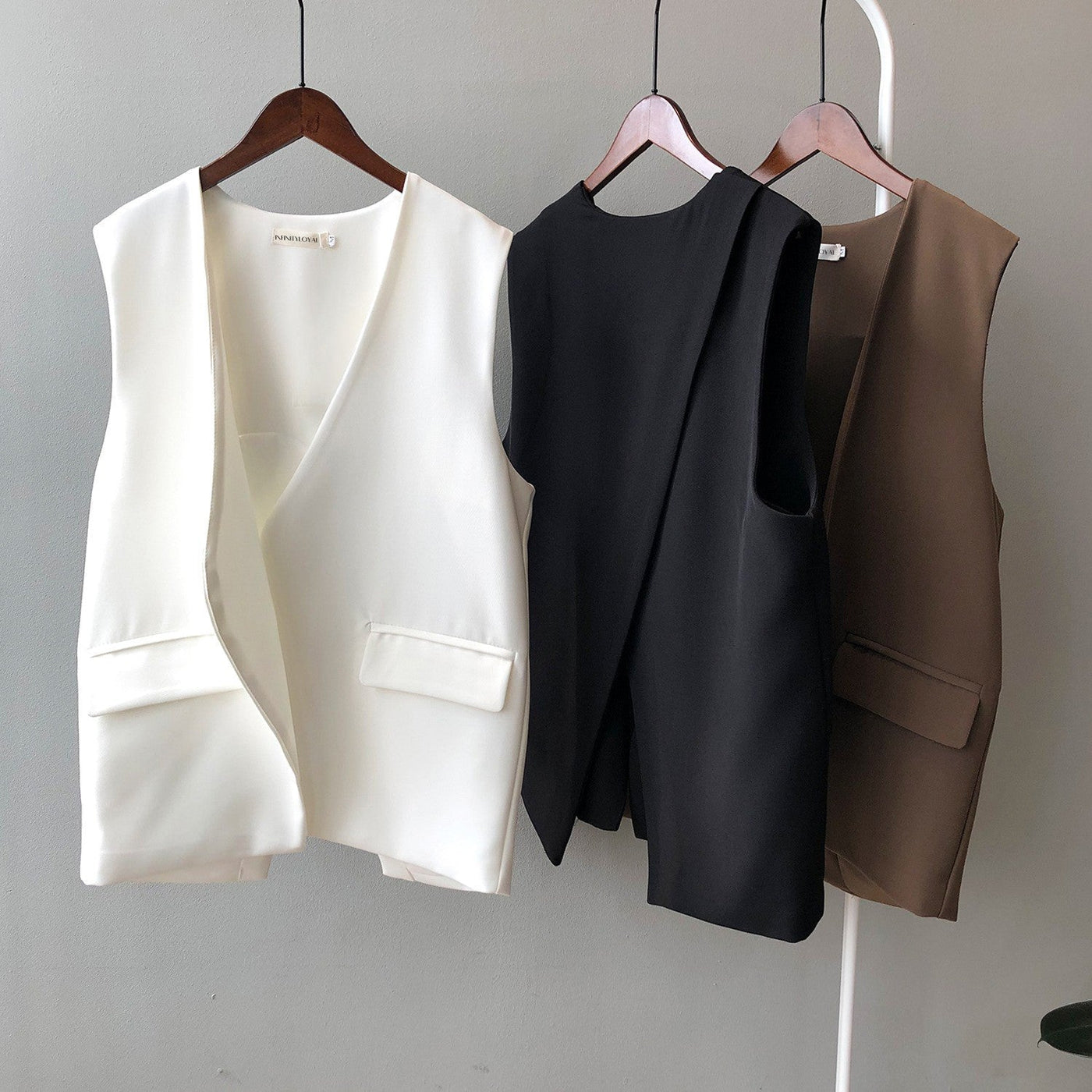 Isabelle DeLacroix L’Inspiration Moderne Vest
