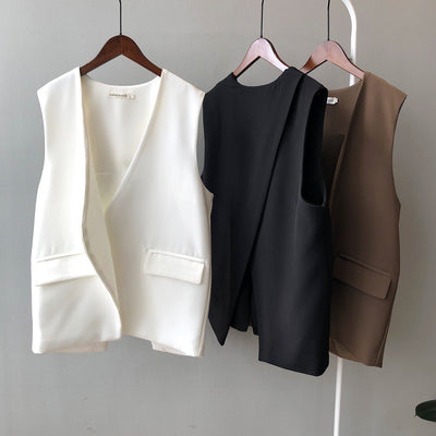 Isabelle DeLacroix L’Inspiration Moderne Vest