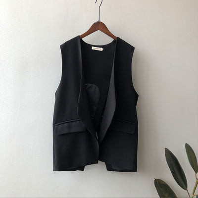 Isabelle DeLacroix L’Inspiration Moderne Vest