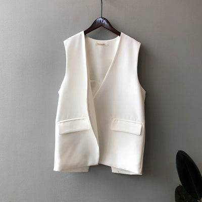 Isabelle DeLacroix L’Inspiration Moderne Vest