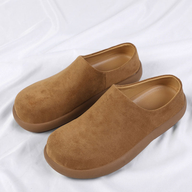 Lómel Minimalist Suede Clogs