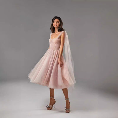 Women’s Evening Dress – A-Line Silhouette – Sheer Overlay – Backless – Midi Length