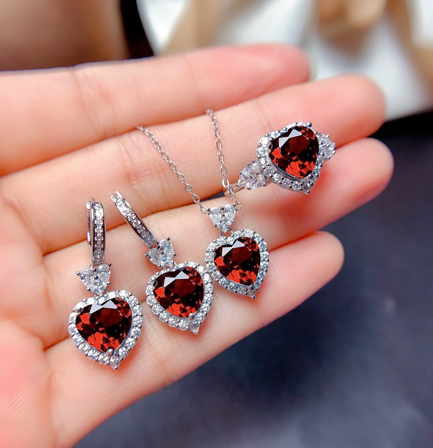 Liora Amorique Red Set | White Gold 16k