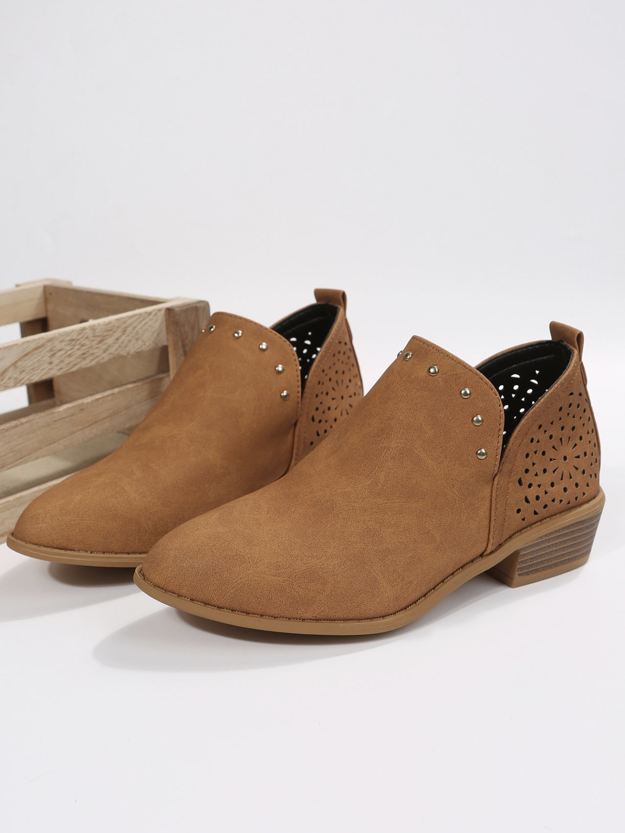 BELMONTE MILANO | LOW CUT PERFORATED ANKLE BOOT
