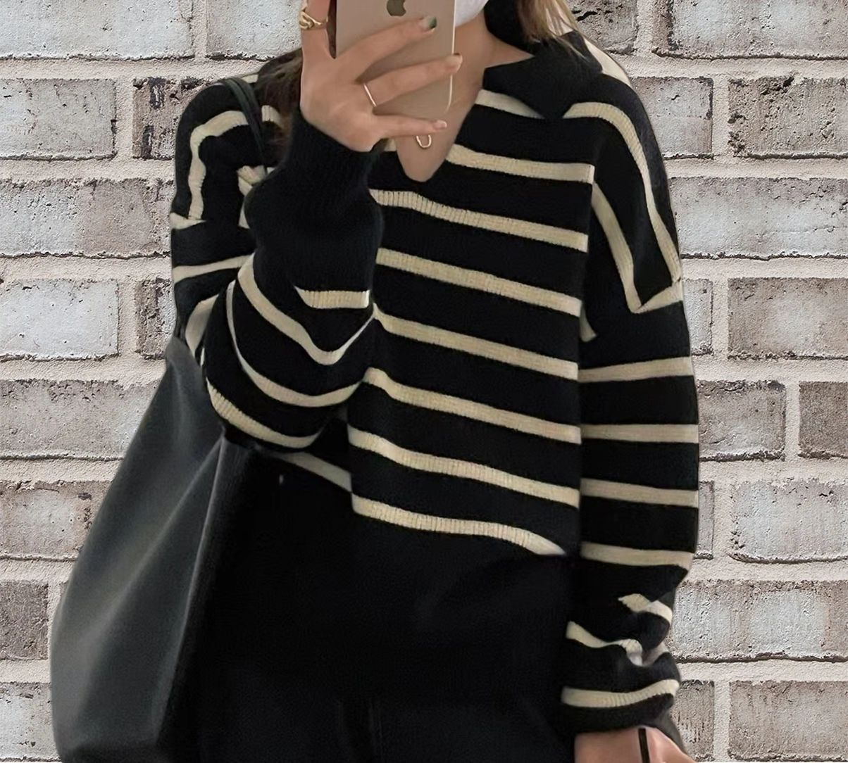 Women’s Pullover Sweater – Relaxed Fit – Wool Blend Knit – V-Neck – Striped Design