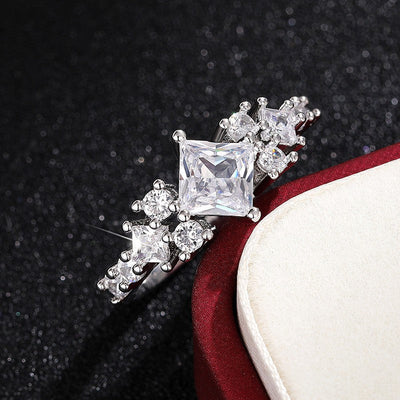 Cressida Lumere Ring | White Gold 16k