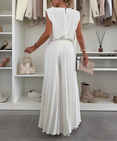 Women's Round Neck Sleeveless Top - Pleated Wide-Leg Pants Two-Piece Set