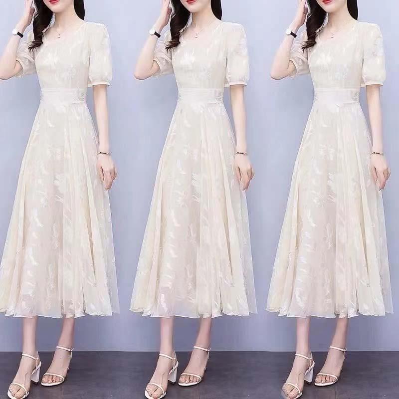 Women's Elegant Midi Dress - Puff Sleeves - Floral Lace Pattern