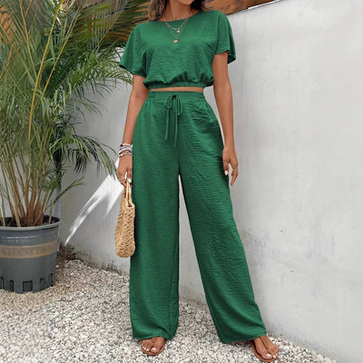 Women’s Two-Piece Set – Crop Top Batwing Sleeve – Wide-Leg Drawstring Pants