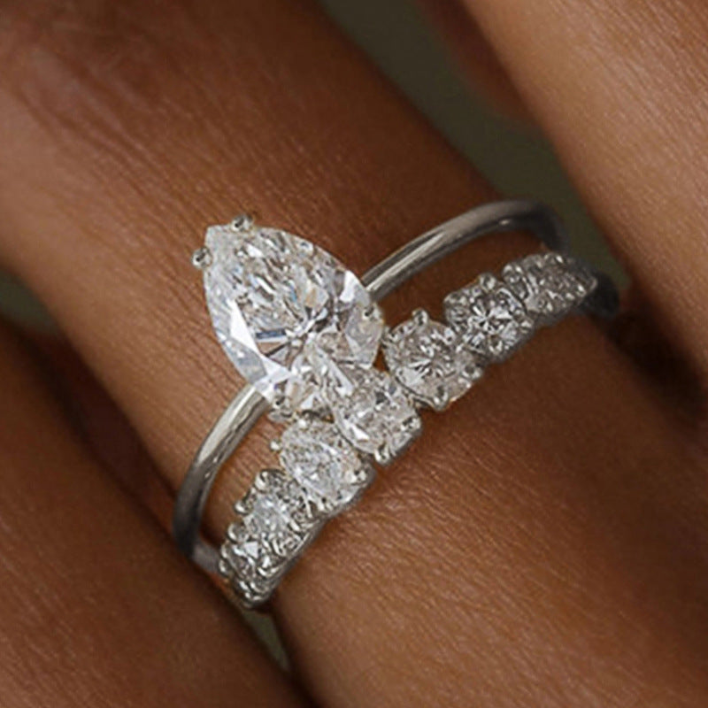 Vivienne Hartley Ring | White Gold 18k