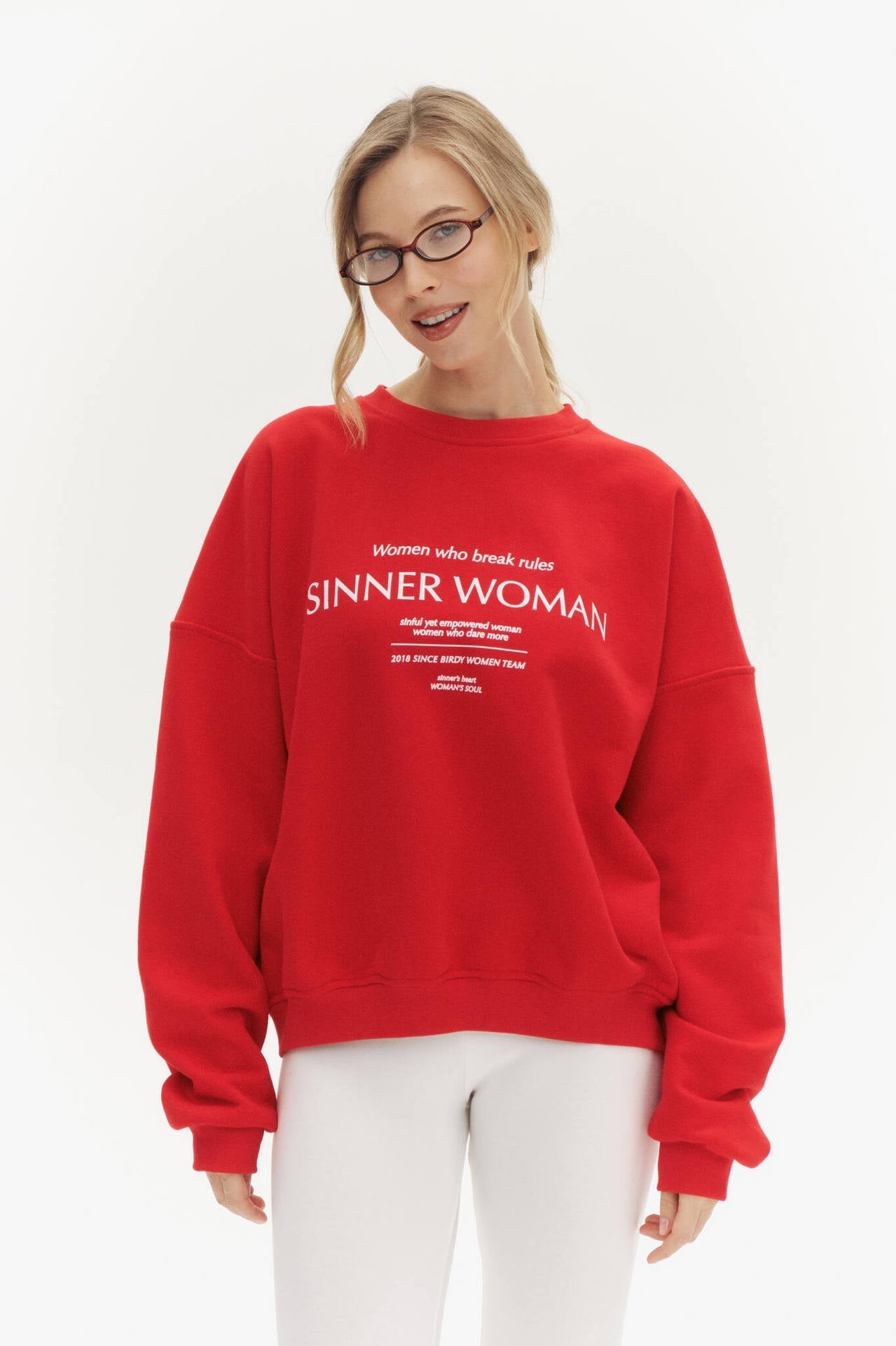 Women’s Sweatshirt – Oversized Fit – Soft Cotton Blend – Crew Neck – Graphic Front