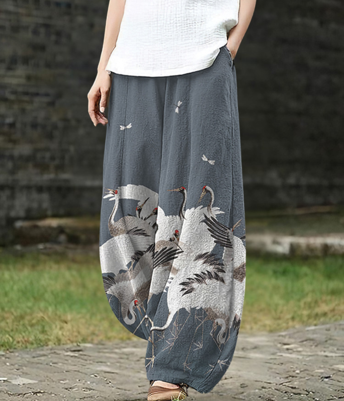 Analisa | Wide-Leg Gray Pants with Crane Print