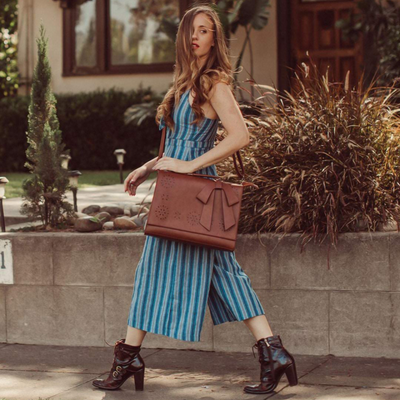 Monika's elegant bow bag