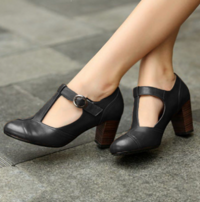 RACHELE | Elegant T-strap pumps with low heel for a refined look