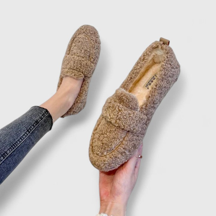 Emilia | Warm Slippers with Elegant Design