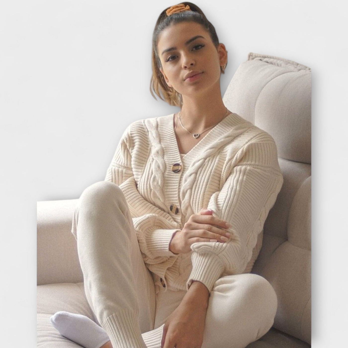 Elegant 2-Piece Set with Cardigan and Comfortable Pants