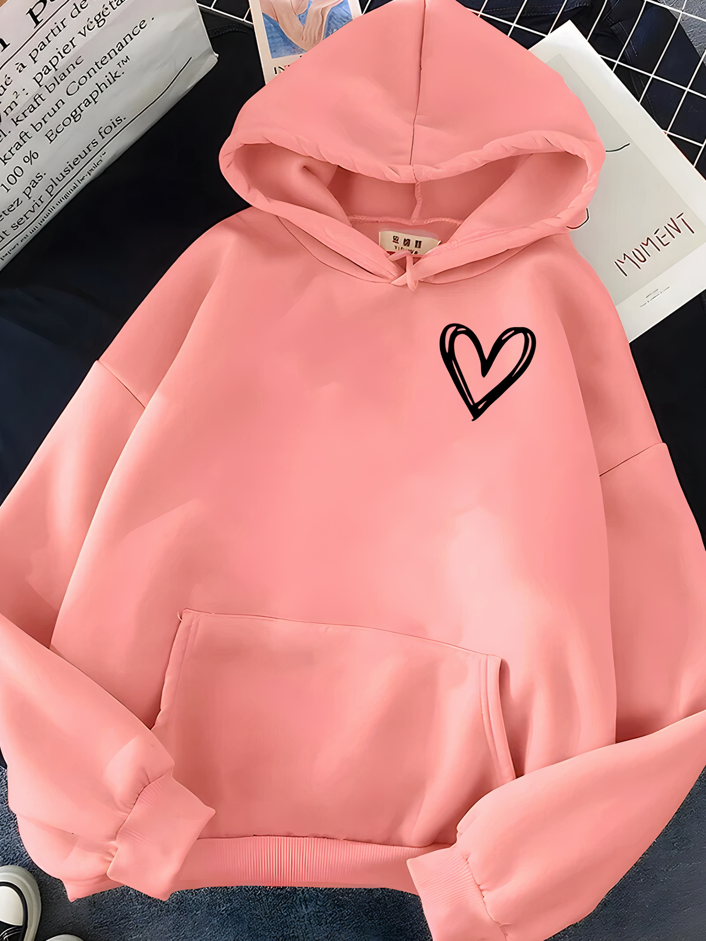 Women’s Hoodie – Relaxed Fit – Cotton Blend – Heart Graphic – Kangaroo Pocket