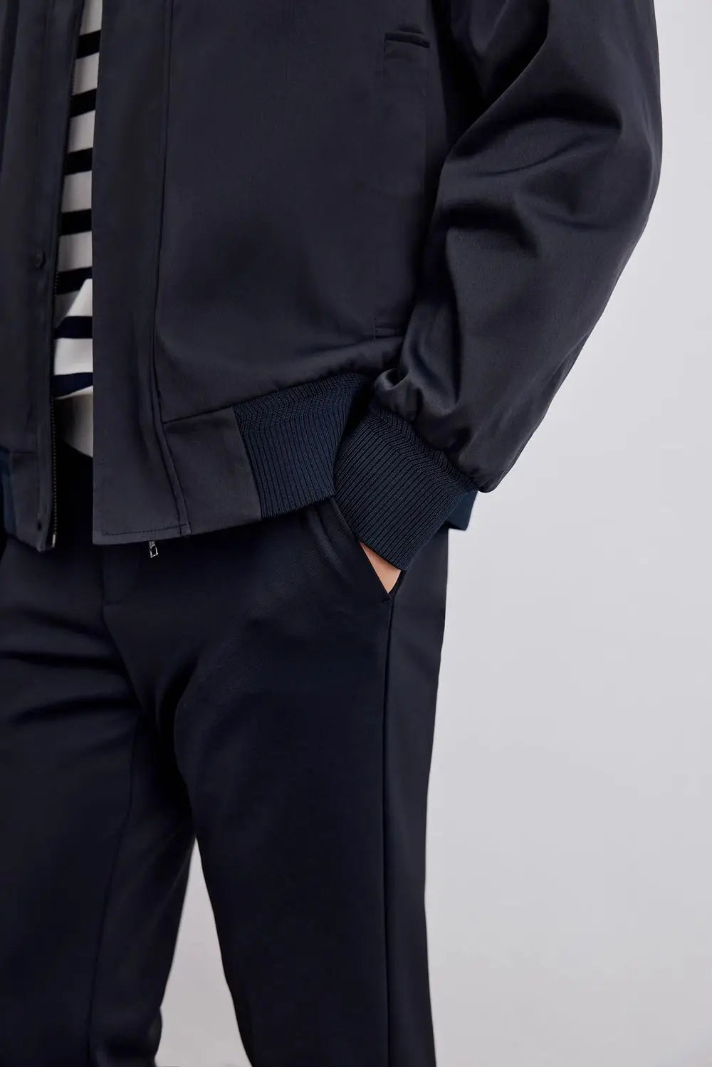 Men’s Jacket – Relaxed Fit – Woven Fabric – Classic Collar – Button-Front Casual Style