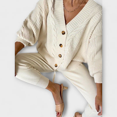 Elegant 2-Piece Set with Cardigan and Comfortable Pants