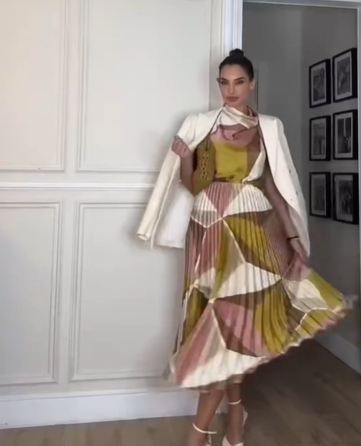 Scarlett™ - Stylish Top and Skirt Set