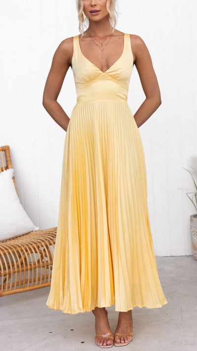 Eline | Elegant V-Neck Maxi Dress with Pleated Skirt